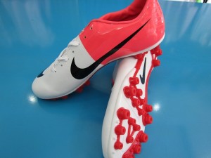 Giầy đá bóng Nike1