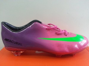 Giầy đá bóng Nike2
